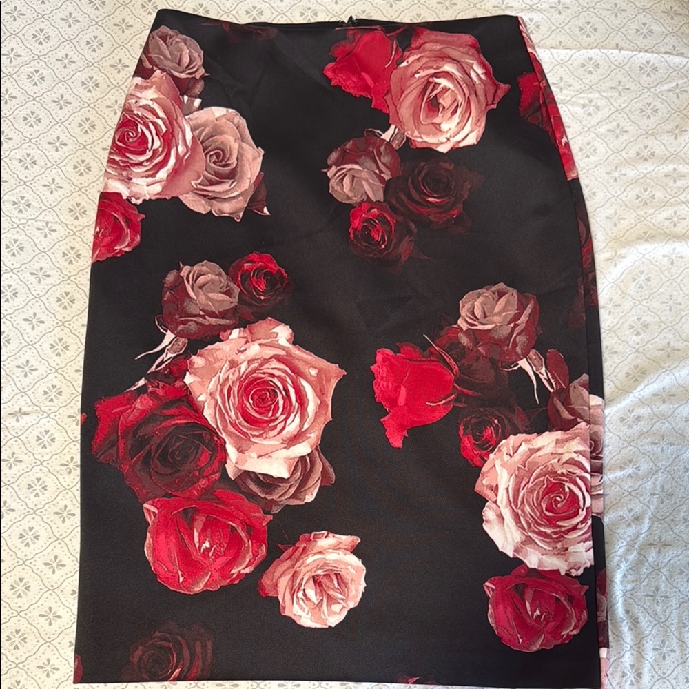 vintage White house black market Floral Black and Red Women's Skirt